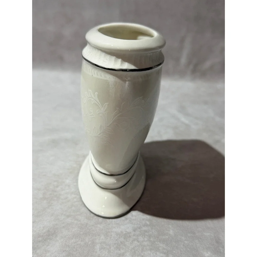 Hotel Collection Porcelain Bathroom Vanity Toothbrush‎ Holder Embossed Silver